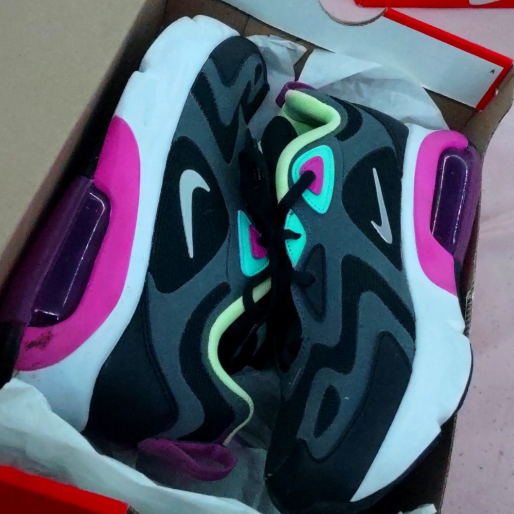 W Nike P-6000